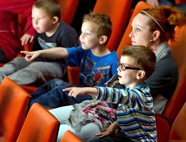 Nalaten Cultuur PLt Kinderen op stoel