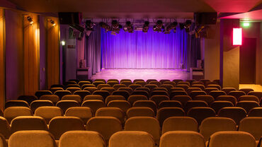 Heerlen Kleine zaal blaauw licht