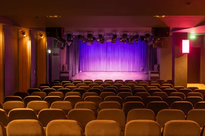 Heerlen Kleine zaal blaauw licht