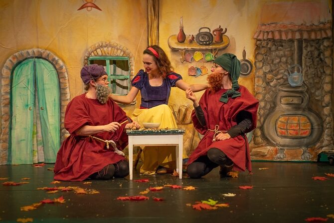 Het Kleine Theater Sneeuwwitje © Studio Loerijzer 5