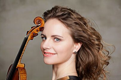 Julia Fischer first photo © Uwe Arens