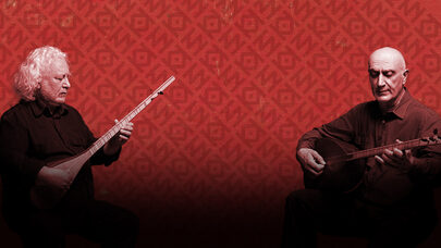 Bandfoto van Erkan Oğur & Ismail Hakkı Demircioğlu met instrumenten