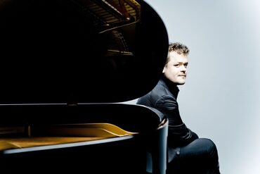 Benjamin grosvenor06 Close © Marco Borggreve